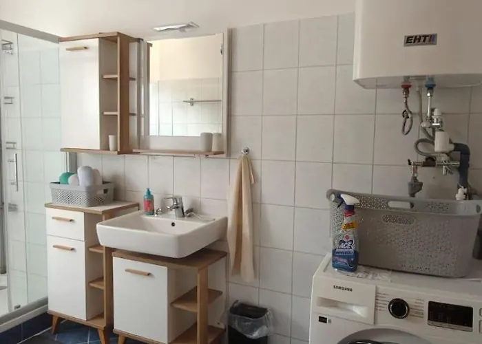 Am Ulmerfelder Marktplatz Apartment *